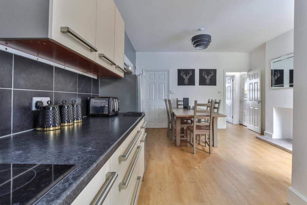 שפילד Refurbished Plush Property Great Transport Links מראה חיצוני תמונה